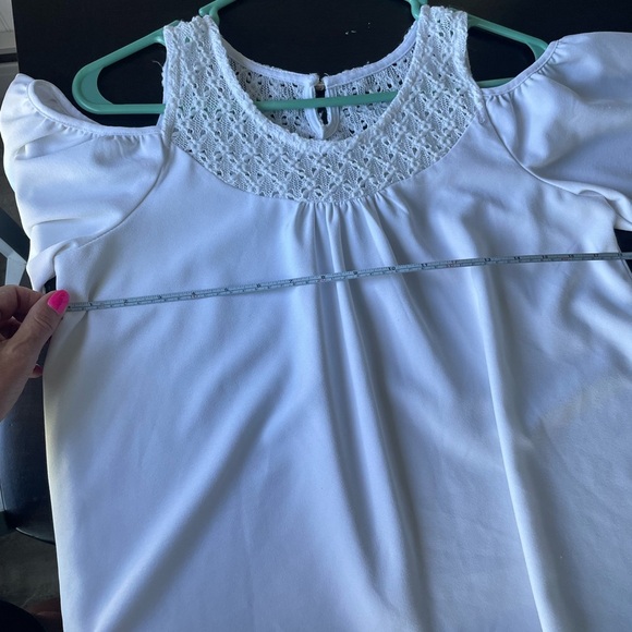 Avon Signature Collection White Lace Cold Shoulder Top / blouse in small petite - Picture 8 of 12